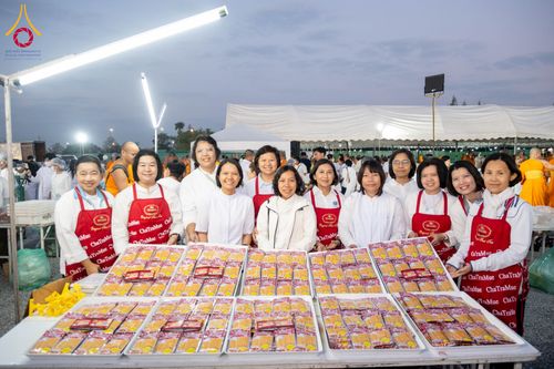 ภาพ No.301762:วันที่ 24 มกราคม พ.ศ. 2569 พิธีถวายภัตตาหารเป็นสังฆทาน แด่พระธรรมยาตรา ณ อนุสรณ์สถานบางปลา วัดบางปลา อำเภอบางเลน จังหวัดนครปฐม ในโครงการธรรมยาตรา กตัญญูบูชา มหาปูชนียาจารย์ พระมงคลเทพมุนี(สด จนฺทสโร) พระผู้ปราบมาร อนุสรณ์สถาน 7 แห่ง ปีที่ 14