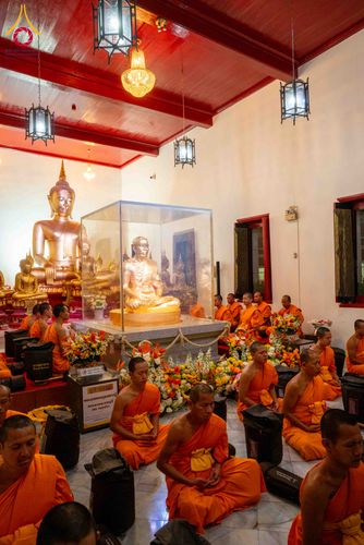 ภาพ No.297253:วันที่ 15 มกราคม พ.ศ.2569 พระธรรมยาตราปฏิบัติธรรมและถ่ายภาพหมู่ประวัติศาสตร์ อนุสรณ์สถานลำดับที่ 4 สถานที่เกิดด้วยกายธรรม  ณ วัดโบสถ์บน ต.บางคูเวียง จ.นนทบุรี ในโครงการธรรมยาตรา กตัญญูบูชา มหาปูชนียาจารย์ พระมงคลเทพมุนี(สด จนฺทสโร) พระผู้ปราบมาร อนุสรณ์ส