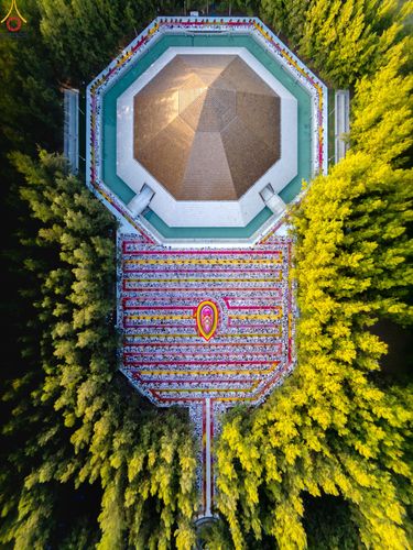 ภาพ No.287886:วันที่ 3 มกราคม พ.ศ. 2569 พิธีต้อนรับพระธรรมยาตรา ครั้งที่ 2 (ภาพชุดที่ 2) ในโครงการธรรมยาตรา กตัญญูบูชา มหาปูชนียาจารย์ พระมงคลเทพมุนี(สด จนฺทสโร) พระผู้ปราบมาร อนุสรณ์สถาน 7 แห่ง ปีที่ 14 ณ อนุสรณ์สถานมหาวิหารพระมงคลเทพมุนี (โลตัสแลนด์) อ.สองพี่น้อง จ.