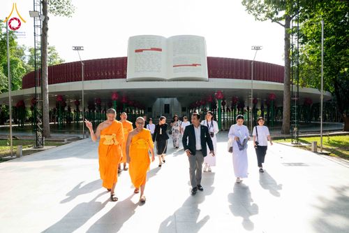 ภาพ No.340147:วันที่ 21 กรกฎาคม พ.ศ. 2569 เอกอัครราชทูตศรีลังกาประจำประเทศไทย เยี่ยมชมวัดพระธรรมกาย กระชับความสัมพันธ์ทางศาสนา