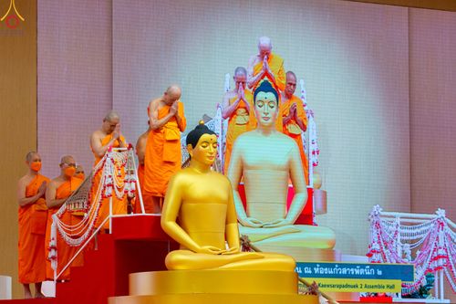 ภาพ No.84731:พิธีบรรจุพระบรมสารีริกธาตุภายในเกตุดอกบัวตูม องค์พระประธาน ณ ห้องแก้วสารพัดนึก 2 วัดพระธรรมกาย ในวันอาสาฬหบูชา อังคารที่ 1 สิงหาคม พ.ศ.2566