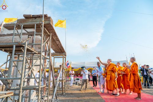 ภาพ No.79537:พิธีเททองหล่อพระประธาน ประจำอุโบสถวัดสายสุวพรรณ ณ มณฑลพิธีฯ ธรรมอุทยาน สัตตมหาสถาน หน้าอุโบสถวัดสายสุวพรรณ ต.คลองสี่ อ.คลองหลวง จ.ปทุมธานี วันเสาร์ที่ 1 เมษายน พ.ศ. 2566