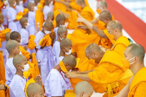 ภาพ No.79874:พิธีขอบรรพชา , พิธีคล้องอังสะ พิธีขอสรณคมน์และศีล , พิธีขอนิสสัย ในโครงการบรรพชาสามเณรฟื้นฟูพระพุทธศาสนาทั่วไทย วันเสาร์ที่ 8 เมษายน พ.ศ.2566