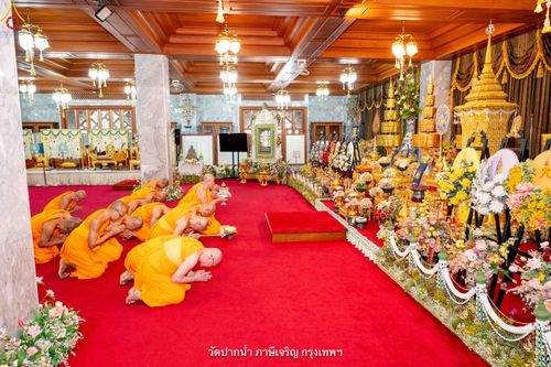 ภาพ No.342113:วันศุกร์ที่ 31 กรกฎาคม พ.ศ.2569 พระภิกษุวัดพระธรรมกาย ทำวัตรพระผู้ใหญ่เนื่องในวันเข้าพรรษา