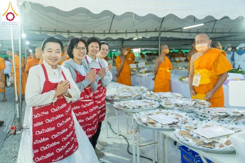 ภาพ No.290757:วันที่ 9 มกราคม พ.ศ. 2569 พิธีถวายภัตตาหารเป็นสังฆทาน แด่พระธรรมยาตรา ณ อนุสรณ์สถานคลองบางนางแท่น อ.สามพราน จ.นครปฐม ในโครงการธรรมยาตรา กตัญญูบูชา มหาปูชนียาจารย์ พระมงคลเทพมุนี(สด จนฺทสโร) พระผู้ปราบมาร อนุสรณ์สถาน 7 แห่ง ปีที่ 14