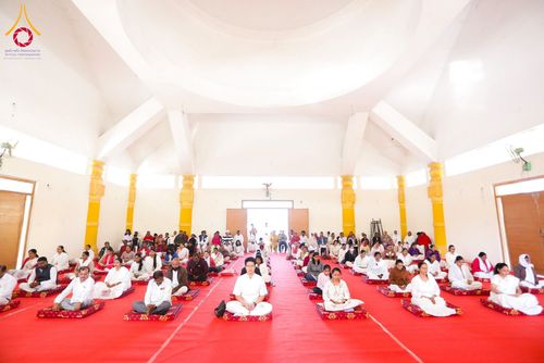 ภาพ No.283835:วันที่ 6-7 ธันวาคม พ.ศ. 2568  พิธีรับมอบหนังสือแสดงเจตจำนงถวายสิทธิครอบครองและใช้ประโยชน์วัดสันติวัน เมืองนาคปูร์  พิธีจุดโคมประทีปถวายเป็นพุทธบูชา และอุทิศบุญกุศลแด่ ดร.บี.อาร์. อัมเบดการ์  พิธีบูชาข้าวพระถ่ายทอดสดจากประเทศไทย