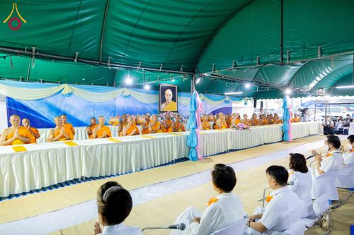 ภาพ No.300219:วันที่ 22 มกราคม พ.ศ. 2569 พิธีถวายภัตตาหารเป็นสังฆทาน แด่พระธรรมยาตรา ณ อนุสรณ์สถานบางปลา วัดบางปลา อำเภอบางเลน จังหวัดนครปฐม ในโครงการธรรมยาตรา กตัญญูบูชา มหาปูชนียาจารย์ พระมงคลเทพมุนี(สด จนฺทสโร) พระผู้ปราบมาร อนุสรณ์สถาน 7 แห่ง ปีที่ 14