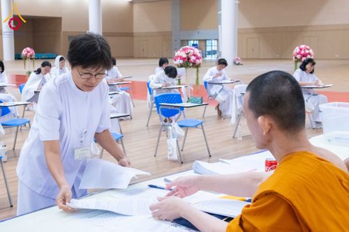 ภาพ No.310206:วันที่ 13-14 กุมภาพันธ์ พ.ศ. 2569 การสอบบาลีสนามหลวง ประจำปี 2569 ประโยค 1-2,  ป.ธ.3/ ประโยค บ.ศ.1-2, บ.ศ.3  ณ สนามสอบประจำจังหวัดปทุมธานี แห่งที่ 2   วัดพระธรรมกาย อ.คลองหลวง จ.ปทุมธานี