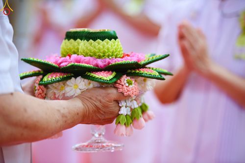 ภาพ No.84712:พิธีบรรจุพระบรมสารีริกธาตุภายในเกตุดอกบัวตูม องค์พระประธาน ณ ห้องแก้วสารพัดนึก 2 วัดพระธรรมกาย ในวันอาสาฬหบูชา อังคารที่ 1 สิงหาคม พ.ศ.2566