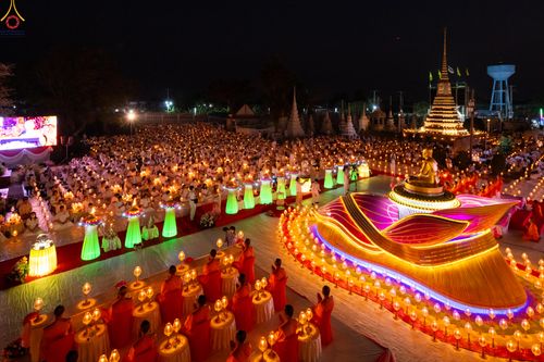 ภาพ No.294114:วันที่ 13 มกราคม พ.ศ. 2569 พิธีจุดประทีปถวายเป็นพุทธบูชา และบูชาธรรมมหาปูชนียาจารย์  (ภาพชุดที่ 2) ณ วัดสองพี่น้อง ต.ต้นตาล อ.สองพี่น้อง จ.สุพรรณบุรี ในโครงการธรรมยาตรา กตัญญูบูชา มหาปูชนียาจารย์ พระมงคลเทพมุนี(สด จนฺทสโร) พระผู้ปราบมาร อนุสรณ์สถาน 7 แห่