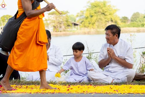 ภาพ No.287796:วันที่ 3 มกราคม พ.ศ. 2569 พิธีต้อนรับพระธรรมยาตรา ครั้งที่ 2 (ภาพชุดที่ 2) ในโครงการธรรมยาตรา กตัญญูบูชา มหาปูชนียาจารย์ พระมงคลเทพมุนี(สด จนฺทสโร) พระผู้ปราบมาร อนุสรณ์สถาน 7 แห่ง ปีที่ 14 ณ อนุสรณ์สถานมหาวิหารพระมงคลเทพมุนี (โลตัสแลนด์) อ.สองพี่น้อง จ.