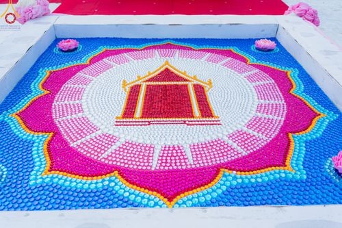 ภาพ No.81410:พิธีทอดผ้าป่า วางดวงแก้วบรมจักรพรรดิ  โปรยรัตนชาติ และพิธีตอกเสาเข็มมงคลต้นแรก อาคาร 80 ปี หลวงพ่อธัมมชโย ณ ศูนย์ปฏิบัติธรรมวิหารแดง อำเภอวิหารแดง จังหวัดสระบุรี วันอาทิตย์ที่ 28 พฤษภาคม พ.ศ.2566