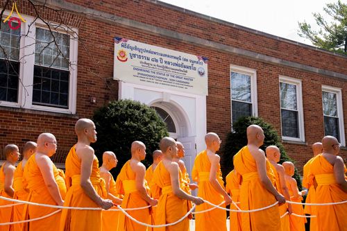 ภาพ No.319099:วันที่ 29 มีนาคม พ.ศ.2569 พิธีอัญเชิญรูปหล่อพระมงคลเทพมุนี (สด จนฺทสโร) ประดิษฐาน ณ ห้องปฏิบัติธรรม “มงคลรัตนโชติ”  วัดพระธรรมกายชิคาโก ประเทศสหรัฐอเมริกา