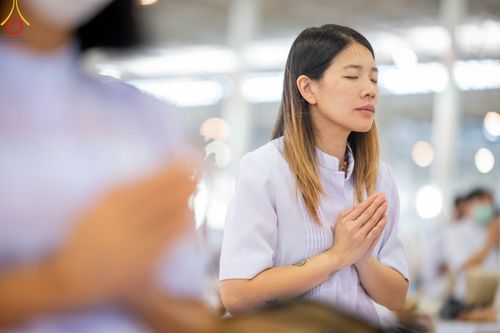 ภาพ No.105516:พิธีปฏิบัติธรรมและพิธีบูชาข้าวพระ ในวันจันทร์ที่ 1 มกราคม พ.ศ. 2567 ณ สภาธรรมกายสากล วัดพระธรรมกาย