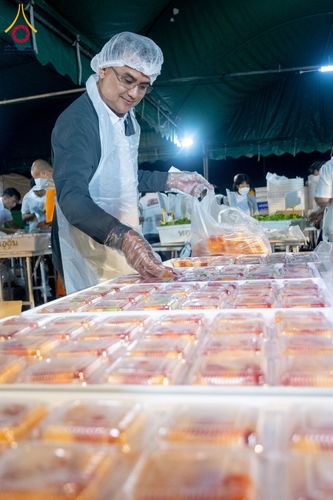 ภาพ No.300114:วันที่ 22 มกราคม พ.ศ. 2569 พิธีถวายภัตตาหารเป็นสังฆทาน แด่พระธรรมยาตรา ณ อนุสรณ์สถานบางปลา วัดบางปลา อำเภอบางเลน จังหวัดนครปฐม ในโครงการธรรมยาตรา กตัญญูบูชา มหาปูชนียาจารย์ พระมงคลเทพมุนี(สด จนฺทสโร) พระผู้ปราบมาร อนุสรณ์สถาน 7 แห่ง ปีที่ 14