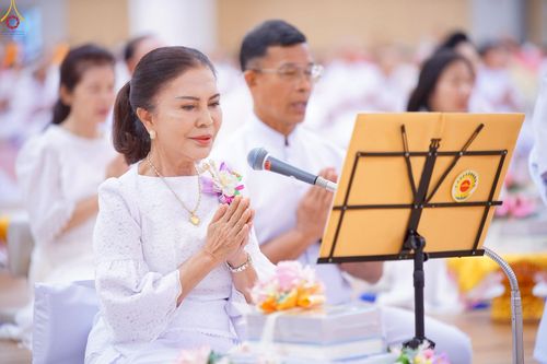 ภาพ No.225372:วันอาทิตย์ที่ 18 พฤษภาคม พ.ศ. 2568 พิธีร่วมบุญการศึกษา พระภิกษุ สามเณร ณ ห้องแก้วสารพัดนึก 2 วัดพระธรรมกาย