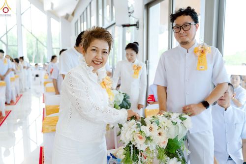 ภาพ No.239419:วันอาทิตย์ที่ 17 สิงหาคม พ.ศ. 2568 พิธีกดปุ่มอัญเชิญรูปเหมือน พระมงคลเทพมุนี (สด จันทสโร)  ณ มหาวิหารแก้วพระมงคลเทพมุนี  ศูนย์ปฏิบัติธรรมแก้วเมืองเลย