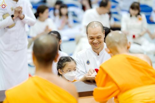 ภาพ No.228244:วันอาทิตย์ที่ 1 มิถุนายน พ.ศ.2568 พิธีถวายมหาสังฆทานพระ 100 รูป สโมสรซุปเปอร์คิดส์ ปีที่ 6 ณ ห้อง SPD 8 สภาธรรมกายสากล วัดพระธรรมกาย