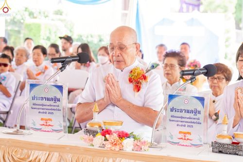 ภาพ No.259338:วันอาทิตย์ที่ 12 ตุลาคม พ.ศ. 2568 พิธีทอดกฐินบรมจักรพรรดิ สร้างอุโบสถ 82 ปี บูชาธรรมหลวงพ่อธัมมชโย ณ วัดพระธรรมกายแคลิฟอร์เนีย ประเทศสหรัฐอเมริกา 