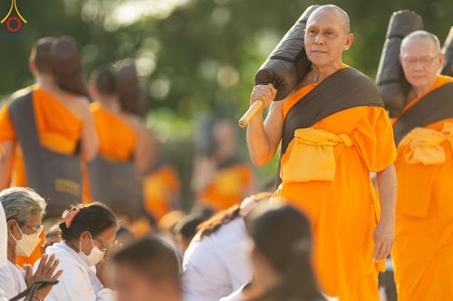 ภาพ No.190727:พิธีต้อนรับพระธรรมยาตรา ณ อนุสรณ์สถาน สถานที่ตั้งมโนปณิธานบวชตลอดชีวิต อนุสรณ์สถานคลองบางนางแท่น อ.สามพราน จ.นครปฐม ในโครงการธรรมยาตรา กตัญญูบูชา มหาปูชนียาจารย์ พระมงคลเทพมุนี(สด จนฺทสโร) พระผู้ปราบมาร อนุสรณ์สถาน 7 แห่ง ปีที่ 13 วันที่ 7 ม.ค.2568