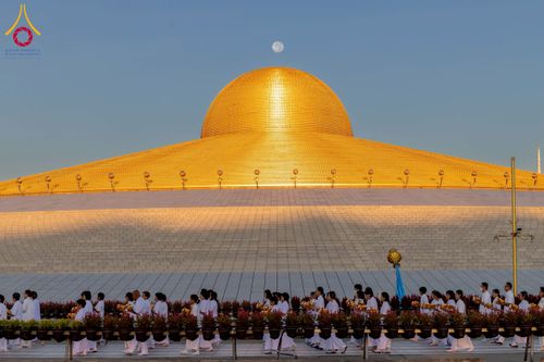 ภาพ No.276636:วันเสาร์ที่ 6 ธันวาคม  พ.ศ. 2568 พิธีเวียนประทักษิณและพิธีวันทาเจดีย์ โครงการอุปสมบทบูชาธรรมมหาปูชนียาจารย์ ประจำปี พ.ศ.2568 โครงการบวชพระนานาชาติ AEC และ WAB รุ่น CEO (นักบริหาร) รุ่นที่ 5 ณ มหาธรรมกายเจดีย์ วัดพระธรรมกาย