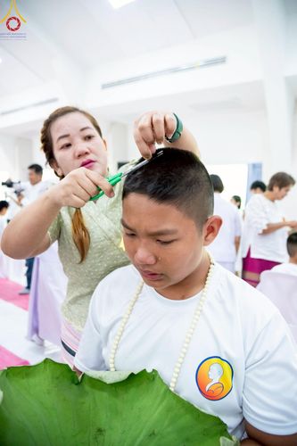 ภาพ No.213809:วันเสาร์ที่ 29 มีนาคม พ.ศ. 2568 พิธีตัดปอยผม ขอขมาผู้ปกครอง มอบบาตร-ผ้าไตร และพิธีบรรพชาสามเณร ณ ศูนย์ปฏิบัติธรรมจังหวัดระยอง (บ้านช่องลม) ต.บางบุตร อ.บ้านค่าย จ.ระยอง