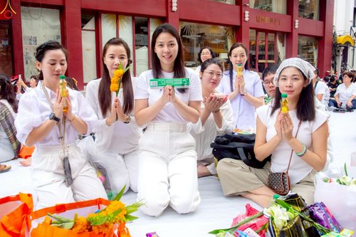 ภาพ No.237085:วันอาทิตย์ที่ 10 สิงหาคม พ.ศ. 2568 มหาสังฆทานครั้งยิ่งใหญ่ ตักบาตรพระ 10,000 รูป ถ.นิพัทธ์อุทิศ 3 ใจกลางนครหาดใหญ่ จ.สงขลา (ชุดที่ 2)