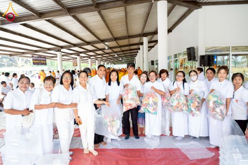 ภาพ No.225948:วันเสาร์ที่ 24 พฤษภาคม พ.ศ. 2568 พิธีถวายสังฆทาน 323 วัด ปีที่ 21 ครั้งที่ 177 พิธีมอบกองทุนหนุนแรงใจช่วยครูใต้ ปีที่ 18 ครั้งที่ 141 และพิธีทำบุญอุทิศส่วนกุศลให้ผู้วายชนม์ ณ ศูนย์ปฏิบัติธรรมภาคใต้ จ.สงขลา