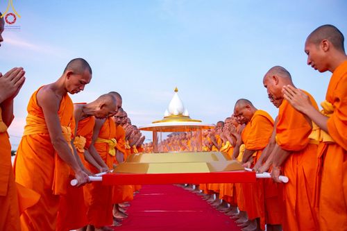 ภาพ No.211655:วันอาทิตย์ที่ 16 มีนาคม พ.ศ. 2568 พิธีอัญเชิญพระบรมสารีริกธาตุ ประดิษฐาน ณ ปทุมเจดีย์ ศูนย์อบรมเยาวชนปัตตานี