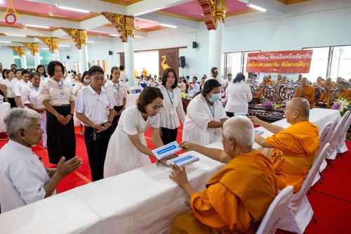 ภาพ No.131841:พิธีถวายสังฆทาน 323 วัด 4 จังหวัดชายแดนภาคใต้ ปีที่ 20 ครั้งที่ 167 และ พิธีมอบกองทุนหนุนแรงใจช่วยครูใต้ ปีที่ 17 ครั้งที่ 132 วันเสาร์ที่ 23 มีนาคม พ.ศ. 2567 ณ วัดมุจลินทวาปีวิหารพระอารามหลวง อ.หนองจิก จ.ปัตตานี