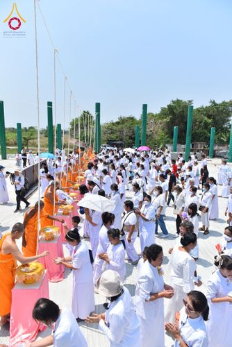 ภาพ No.131538:พิธีทอดผ้าป่ายกค้ำฟ้ามหามงคล อาคาร 80 ปี หลวงพ่อธัมมชโย ณ ศูนย์ปฏิบัติธรรมวิหารแดง ต.เจริญธรรม อ.วิหารแดง จ.สระบุรี วันที่ 17 มีนาคม พ.ศ. 2567