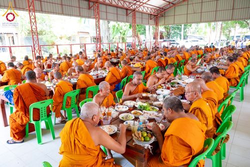 ภาพ No.144036:พิธีถวายสังฆทานแด่คณะสงฆ์ 323 วัด  ปีที่ 20 ครั้งที่  171 พิธีมอบกองทุนหนุนแรงใจช่วยครูใต้  ปีที่ 17 ครั้งที่ 136  และพิธีทำบุญอุทิศส่วนกุศลให้ผู้วายชนม์ในเหตุการณ์ไม่สงบ 4 จังหวัดชายแดนภาคใต้(ปัตตานี ยะลา นราธิวาส สงขลา) วันเสาร์ที่ 13 กรกฎาคม พ.ศ. 2567