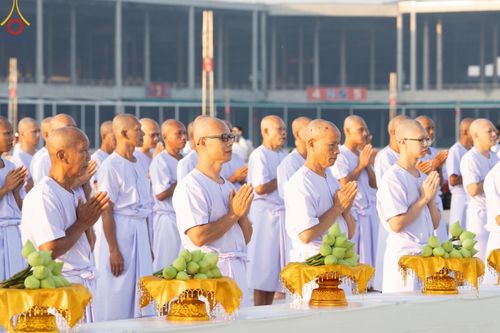 ภาพ No.180565:พิธีบรรพชาอุปสมบท โครงการอุปสมบทบูชาธรรมมหาปูชนียาจารย์ ประจำปีพุทธศักราช 2567 วันเสาร์ที่ 7 ธันวาคมพ.ศ. 2567 ณ วัดพระธรรมกาย จ.ปทุมธานี