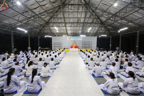 ภาพ No.152438:พิธีมอบสไบแก้ว โครงการอบรมอุบาสิกาแก้วจังหวัดบุรีรัมย์รุ่นที่ 1 วันที่ 6-8 กันยายน พ.ศ. 2567