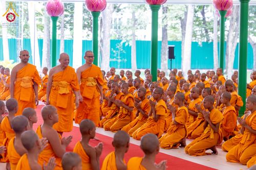 ภาพ No.233171:วันที่ 11 กรกฏาคม พ.ศ. 2568 พิธีอธิษฐานพรรษา ของคณะสงฆ์ ณ โบสถ์พระไตรปิฎก วัดพระธรรมกาย ต.คลองสาม อ.คลองหลวง จ.ปทุมธานี