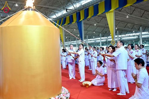 ภาพ No.261234:วันอาทิตย์ที่ 5 ตุลาคม พ.ศ. 2568 พิธีจุดเทียนใจ ไฟนิรันด์ อนันตชัย ณ สภาธรรมกายสากล วัดพระธรรมกาย