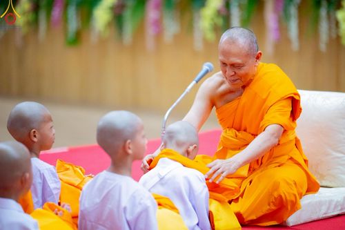 ภาพ No.215798:วันเสาร์ที่ 5 เมษายน พ.ศ. 2568 พิธีขอบรรพชา พิธีขอสรณคมน์และศีล  พิธีขอนิสสัย พิธีถวายบาตร ในโครงการบรรพชาสามเณรฟื้นฟูพระพุทธศาสนาทั่วไทย , โครงการหน่อแก้วเปรียญธรรม รุ่นที่ 13 ,  โครงการสามเณรยุวธรรมทายาท รุ่นที่ 33 , โครงการสามเณรมัชฌิมธรรมทายาท รุ่นที