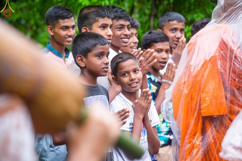 ภาพ No.140957:PhotoStory มหาศรัทธา ธรรมยาตราศรีลังกา EP.5 โครงการสยาม-ลังกา ธรรมยาตรา ฉลองเทศกาลวิสาขบูชาแห่งชาติ ศรีลังกา บูชาธรรม 80 ปีหลวงพ่อธัมมชโย เส้นทางจาก เมืองดัมบูลลา ไปยัง เมืองมาตะเล ตั้งแต่วันที่ 17-20 พฤษภาคม พ.ศ.2567