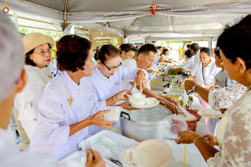 ภาพ No.241715:วันอาทิตย์ที่ 24 สิงหาคม พ.ศ. 2568 พิธีทอดผ้าป่า ฉลองครบรอบ 10 ปี ศูนย์ปฏิบัติธรรมพัทลุง