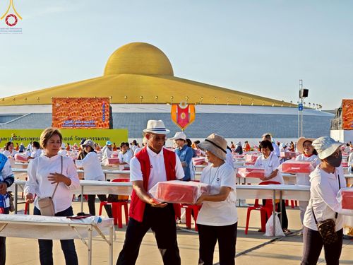 ภาพ No.218966:วันที่ 18-20 เมษายน พ.ศ. 2568 การเตรียมงานในลานธรรม , วิหารคด เพื่องานวันคุ้มครองโลก 22 เมษายน พศ. 2568