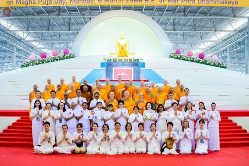 ภาพ No.76957:พิธีบูชาข้าวพระ ในวันมาฆบูชา อาทิตย์ต้นเดือนที่ 6 มีนาคม พ.ศ. 2566 ณ วัดพระธรรมกาย จ.ปทุมธานี