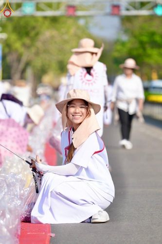 ภาพ No.208108:V.55 สารพัดV สารพัดดี ที่วัดพระธรรมกาย ในโครงการธรรมยาตรา กตัญญูบูชา มหาปูชนียาจารย์ พระมงคลเทพมุนี (สด จนฺทสโร) พระผู้ปราบมาร อนุสรณ์สถาน 7 แห่ง ปีที่ 13 ระหว่างวันที่ 2-31 มกราคม พ.ศ. 2568