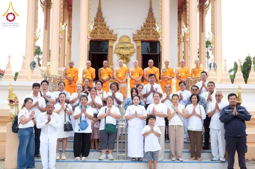 ภาพ No.277955:พิธีตัดปอยผมและปลงผมนาคธรรมทายาท พิธีขอขมาผู้ปกครอง ณ ศูนย์อบรมเยาวชนนครปฐม จ.นครปฐม และพิธีมอบบาตร ผ้าไตร นาคธรรมทายาท พิธีบรรพชา อุปสมบทหมู่ ณ วัดลาดหญ้าไทร จ.นครปฐม