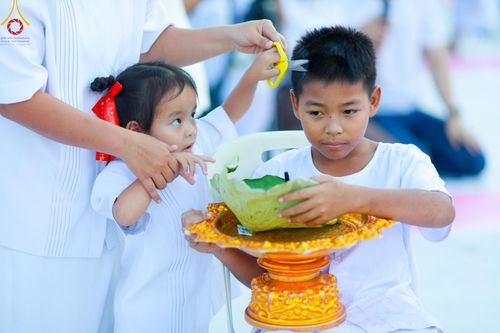 ภาพ No.132675:พิธีปลงผมยุวธรรมทายาท รุ่นที่ 32 มัชฌิมธรรมทายาท รุ่นที่ 28 ณ ลานธรรม วัดพระธรรมกาย วันเสาร์ที่ 30 มีนาคม พ.ศ. 2567