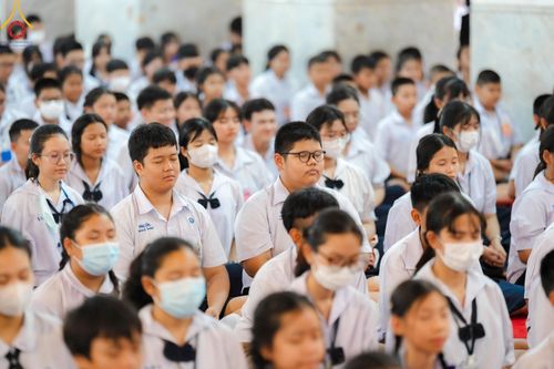 ภาพ No.184927:กิจกรรมวันรวมพลังเด็กดี V-Star ผู้นำฟื้นฟูศีลธรรมโลก กรุงเทพมหานคร ณ วัดมหาธาตุยุวราชรังสฤษฎิ์ราชวรมหาวิหาร กรุงเทพมหานคร ในวันที่ 13 ธันวาคม พ.ศ. 2567