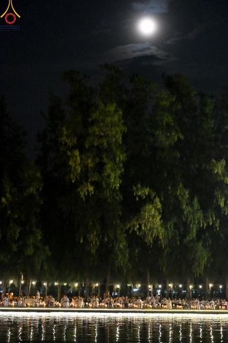 ภาพ No.170324:พิธีลอยกระทงธรรม ณ สระเศรษฐีทะเลบุญ มหาวิหารพระมงคลเทพมุนีฯ วัดพระธรรมกาย วันศุกร์ที่ 15 พฤศจิกายน พ.ศ.2567 (วันเพ็ญ 15 ค่ำ เดือน 12)