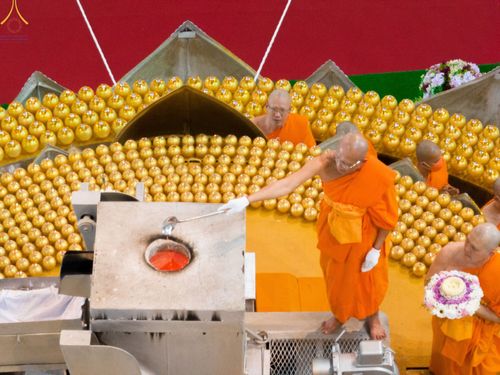 ภาพ No.77035:พิธีหล่อพระบรมพุทธเจ้า ในวันมาฆบูชา อาทิตย์ต้นเดือนที่ 6 มีนาคม พ.ศ. 2566 ณ วัดพระธรรมกาย จ.ปทุมธานี