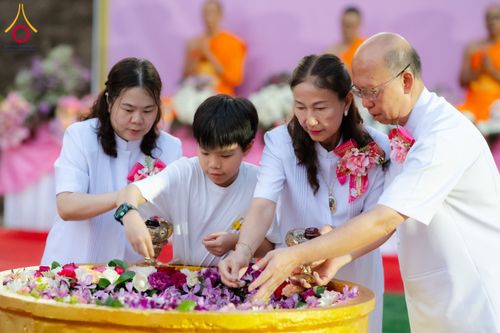 ภาพ No.174742:พิธีทอดกฐิน ศูนย์ปฏิบัติธรรมนานาชาติปาย อำเภอปาย จังหวัดแม่ฮ่องสอน พิธีวางดวงแก้ว โปรยรัตนชาติ สถาปนาอาคารปฏิบัติธรรม 80 ปี ครูบาไชยบูลย์ (หลวงพ่อธัมมชโย) วันที่ 27 ตุลาคม พ.ศ. 2567