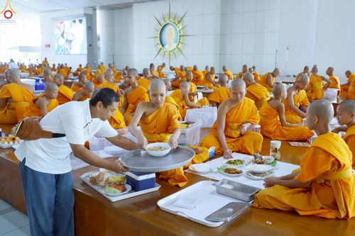 ภาพ No.234867:วันศุกร์ที่ 25 กรกฎาคม พ.ศ. 2568 (วันพระ แรม 15 ค่ำ เดือน 8) พิธีบุพเปตพลี ครั้งที่ 167 ร่วมอุทิศบุญแด่หมู่ญาติที่ล่วงลับไปแล้ว และสืบทอดอายุพระพุทธศาสนา ณ หอฉันคุณยายอาจารย์ฯ วัดพระธรรมกาย