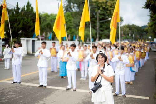 ภาพ No.239784:วันที่ 16-17 สิงหาคม พ.ศ. 2568 การปฏิบัติหน้าที่ของเจ้าหน้าที่ทุกสถานะ เพื่องานพิธีอัญเชิญรูปเหมือนพระมงคลเทพมุนี (สด จันทสโร) และพิธีกดปุ่มอัญเชิญรูปเหมือน พระมงคลเทพมุนี (สด จันทสโร) ณ มหาวิหารแก้วพระมงคลเทพมุนี ศูนย์ปฏิบัติธรรมแก้วเมืองเลย จ.เลย